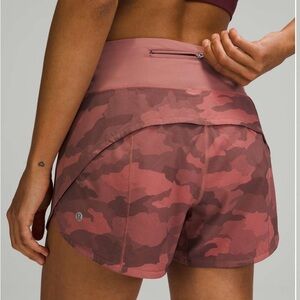 Lululemon Speed Up Mid-Rise Short 4"
Heritage 365 Camo Brier Rose Multi